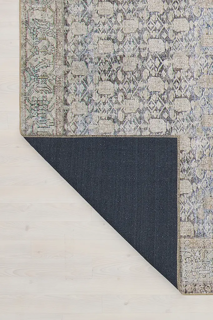 LAY_002 corner flip.webp