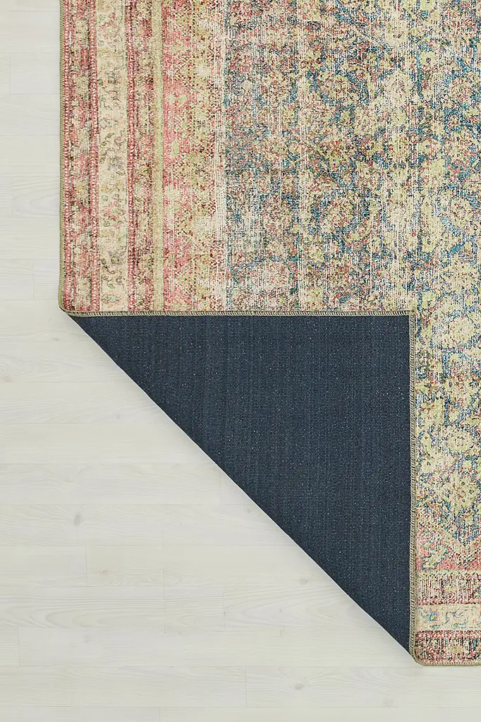 LAY_007 corner flip.webp