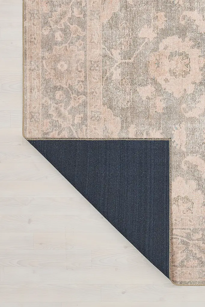 LAY_008 corner flip.webp