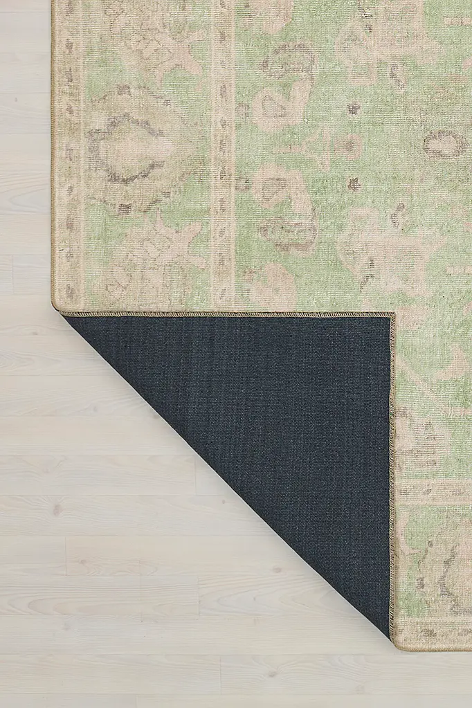 LAY_009 corner flip.webp