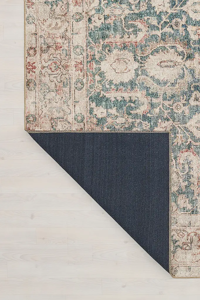 LAY_011 corner flip.webp