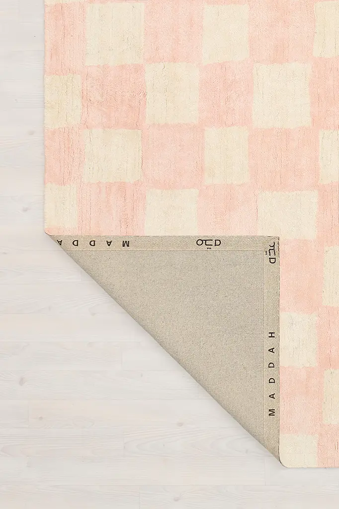 LNL_016 corner flip.webp