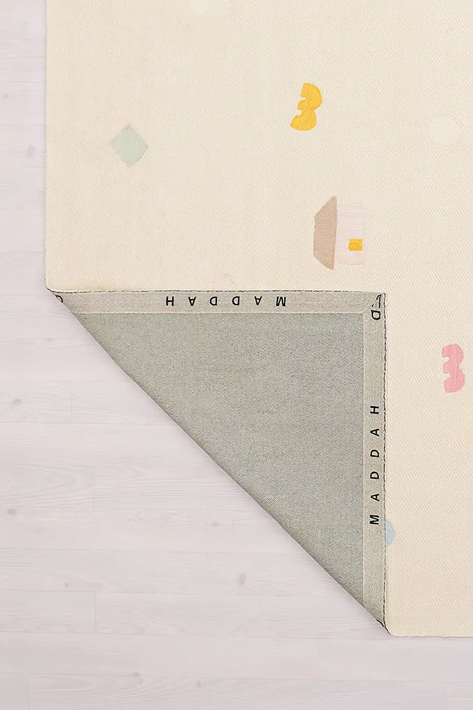 LNL_006 corner flip.webp