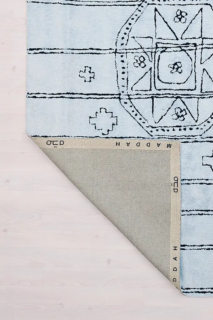 LNL_011 corner flip.webp