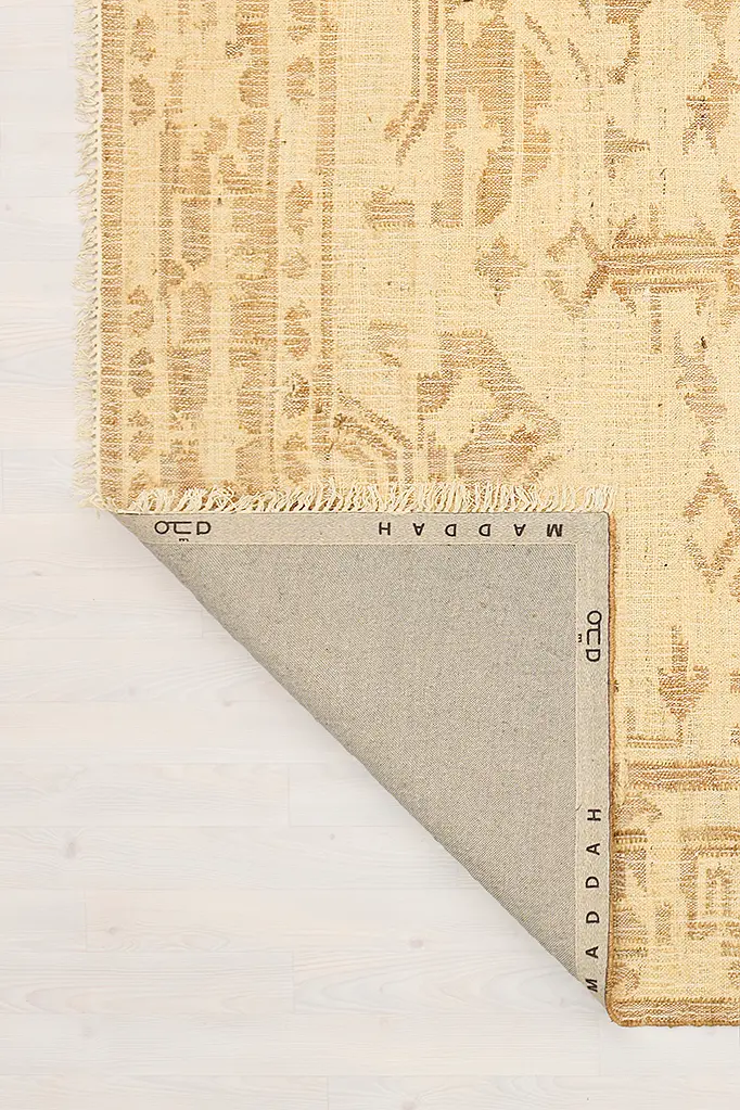 ESS_034 corner flip.webp